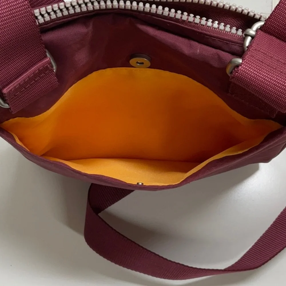 Baggallini Crossbody Maroon - Picture 6 of 10